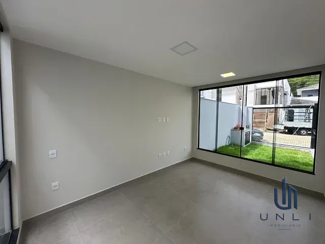 Casa 2 quartos e 3 banheiros, à venda, no bairro Jardim Normandia em Volta Redonda