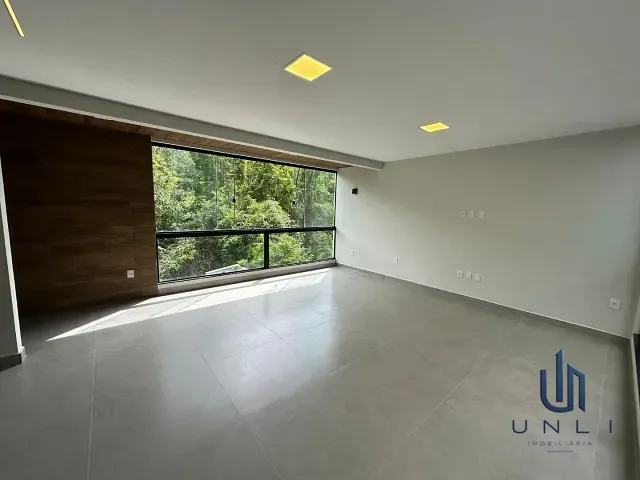 Casa 2 quartos e 3 banheiros, à venda, no bairro Jardim Normandia em Volta Redonda