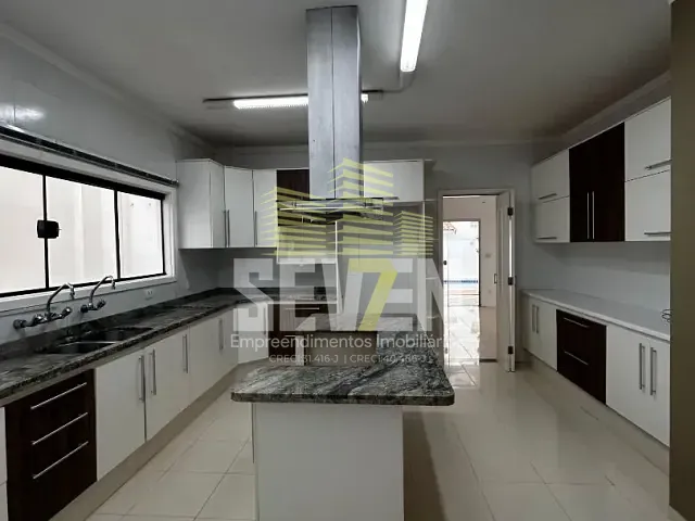 Casa com 464m² 3 quartos e 4 banheiros, à venda, no bairro Vila Aviaçao em Bauru