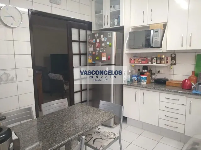 Casa com 250m² 5 quartos e 2 banheiros, à venda, no bairro Vila Betânia em São José Dos Campos