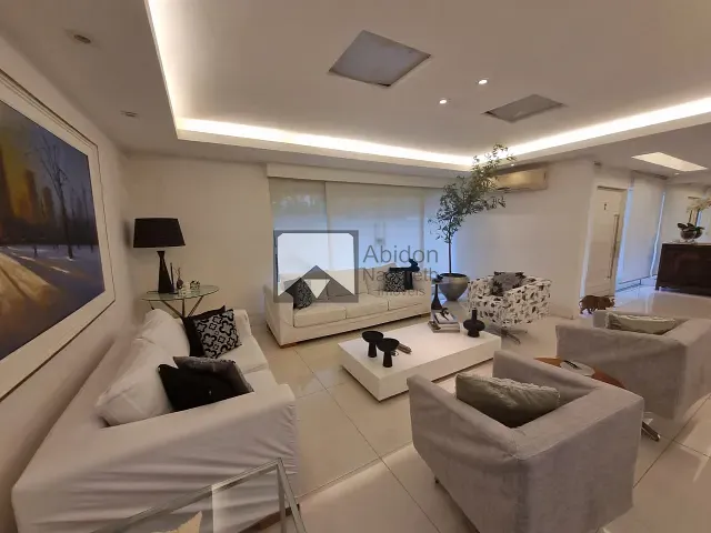 Casa com 770m² 5 quartos e 8 banheiros, à venda, no bairro Camboinhas em Niterói