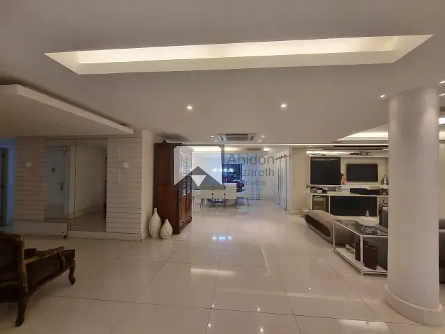 Casa com 770m² 5 quartos e 8 banheiros, à venda, no bairro Camboinhas em Niterói