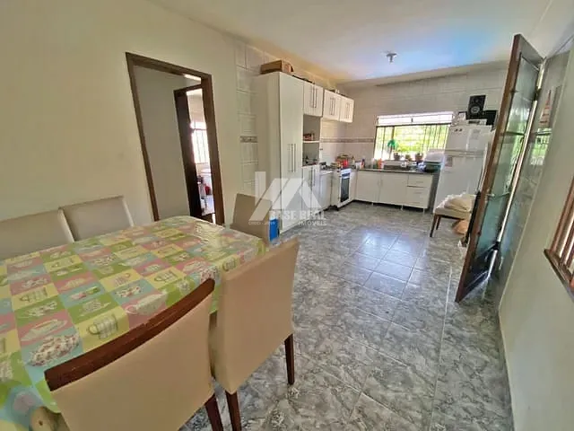 Casa com 918m² 2 quartos e 2 banheiros, à venda, no bairro Uvaranas em Ponta Grossa