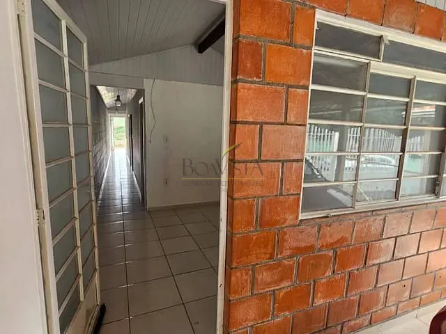 Casa 2 quartos e 1 banheiro, para alugar, no bairro Centro em Piracaia