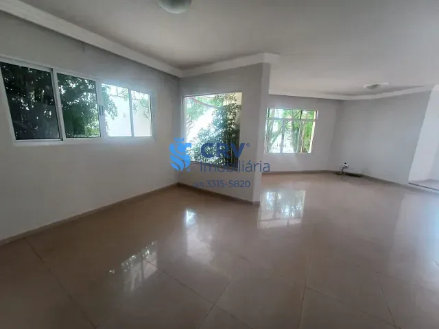 Casa com 500m² 4 quartos e 7 banheiros, para alugar, no bairro Bela Suiça em Londrina
