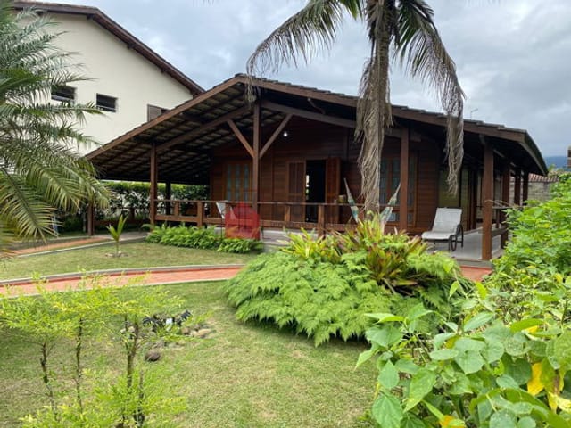 Casa com 450m², à venda, no bairro Horto em Ubatuba