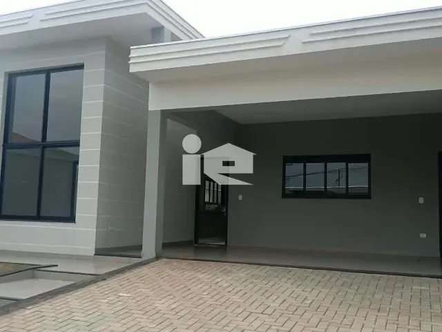 Casa 3 quartos e 3 banheiros, à venda, no bairro Jardim Santa Mônica em Rolândia