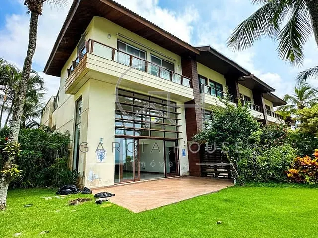 Casa com 740m² 4 quartos e 6 banheiros, à venda, no bairro Balneário Praia do Pernambuco em Guarujá