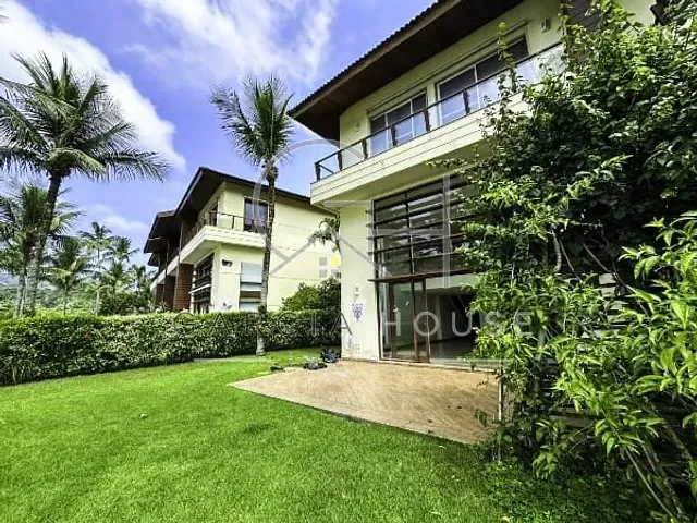 Casa com 740m² 4 quartos e 6 banheiros, à venda, no bairro Balneário Praia do Pernambuco em Guarujá