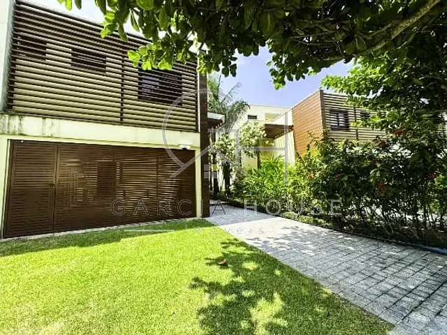 Casa com 740m² 4 quartos e 6 banheiros, à venda, no bairro Balneário Praia do Pernambuco em Guarujá