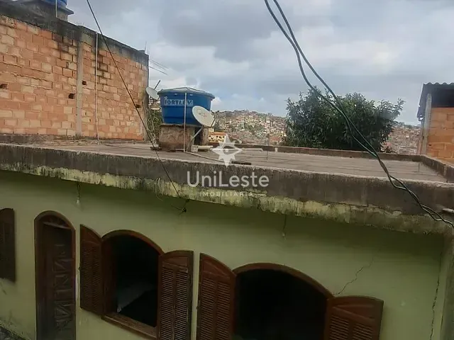 Casa 4 quartos e 2 banheiros, à venda, no bairro Fazendinha em Belo Horizonte