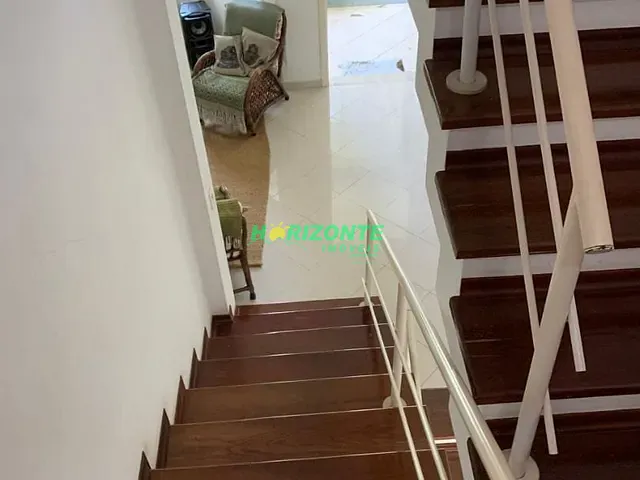 Casa com 373m² 4 quartos e 3 banheiros, à venda, no bairro Jardim Esplanada em São José dos Campos