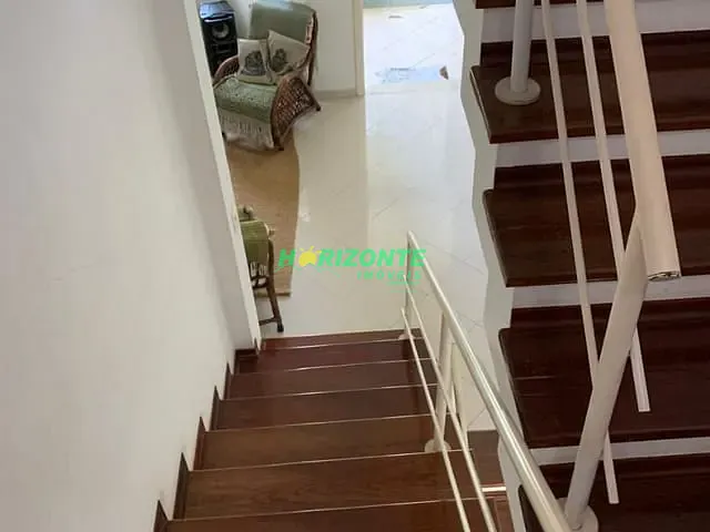 Casa com 373m² 4 quartos e 3 banheiros, à venda, no bairro Jardim Esplanada em São José dos Campos