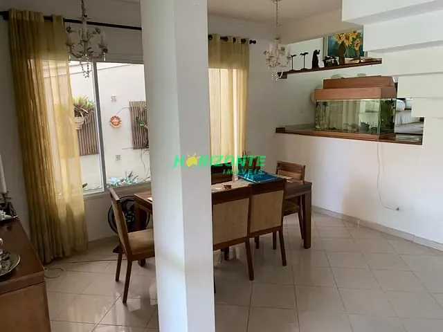 Casa com 373m² 4 quartos e 3 banheiros, à venda, no bairro Jardim Esplanada em São José dos Campos
