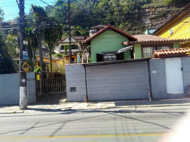 Casa com 199m², à venda, no bairro Morin em Petrópolis
