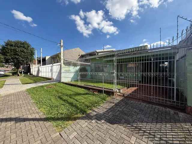 Casa com 381m² 3 quartos e 1 banheiro, à venda, no bairro Guaíra em Curitiba
