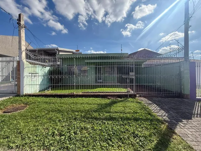 Casa com 381m² 3 quartos e 1 banheiro, à venda, no bairro Guaíra em Curitiba