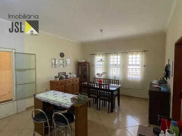 Casa com 278m² 3 quartos e 4 banheiros, à venda, no bairro Borda da Mata em Caçapava