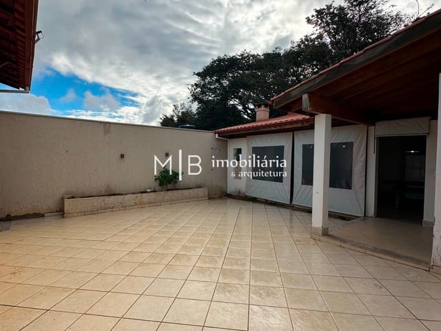 Casa 3 quartos e 2 banheiros, à venda, no bairro Alvorada em Lavras