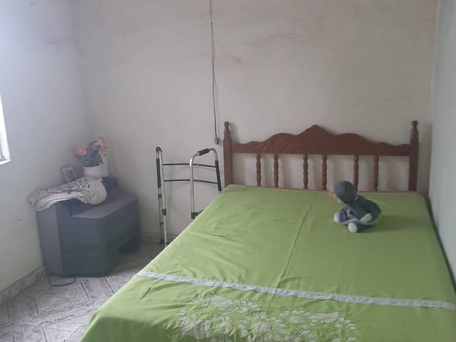 Casa com 163m² 2 quartos e 1 banheiro, à venda, no bairro Centro em Aparecida