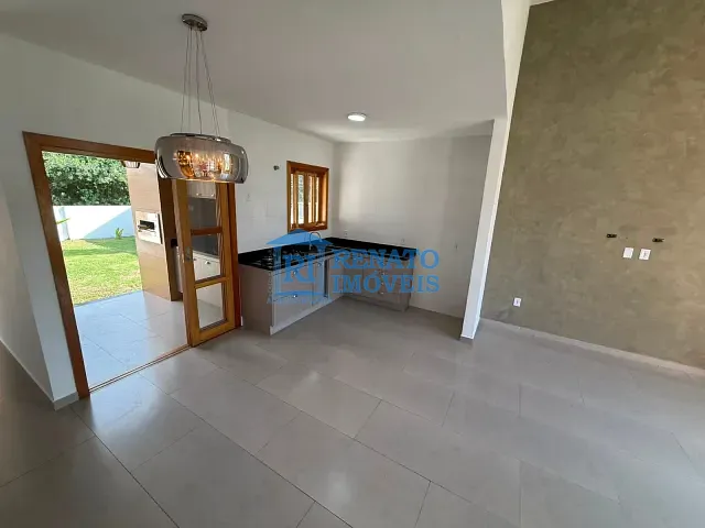 Casa 3 quartos e 1 banheiro, para alugar, no bairro Pindobas em Maricá