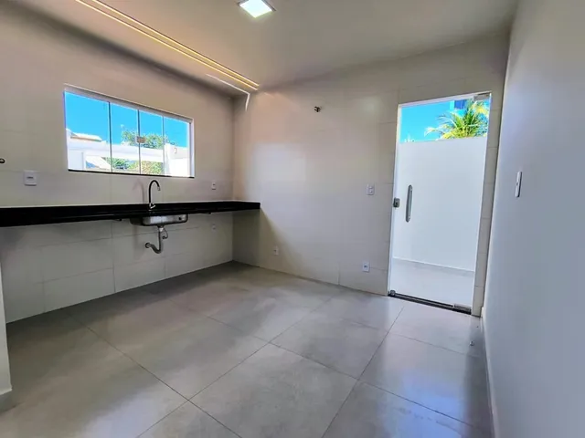 Casa 2 quartos e 2 banheiros, à venda, no bairro Vila do Peró em Cabo Frio