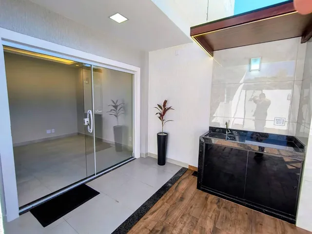 Casa 2 quartos e 2 banheiros, à venda, no bairro Vila do Peró em Cabo Frio