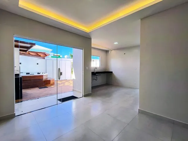 Casa 2 quartos e 2 banheiros, à venda, no bairro Vila do Peró em Cabo Frio