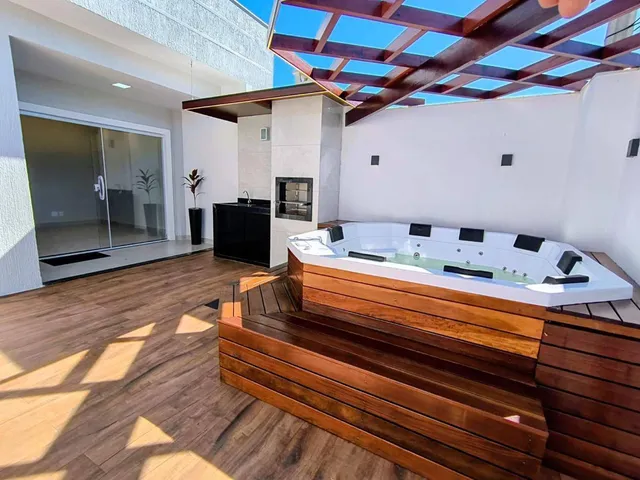 Casa 2 quartos e 2 banheiros, à venda, no bairro Vila do Peró em Cabo Frio