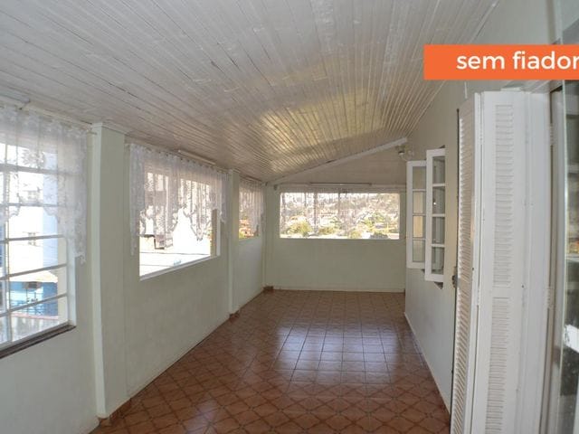 Casa com 745m² 1 quarto e 3 banheiros, para alugar, no bairro Vila Gato em Bragança Paulista