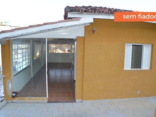 Casa com 745m² 1 quarto e 3 banheiros, para alugar, no bairro Vila Gato em Bragança Paulista