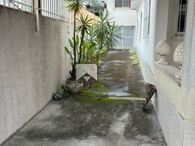 Casa 4 quartos e 1 banheiro, à venda, no bairro Vital Brazil em Niterói