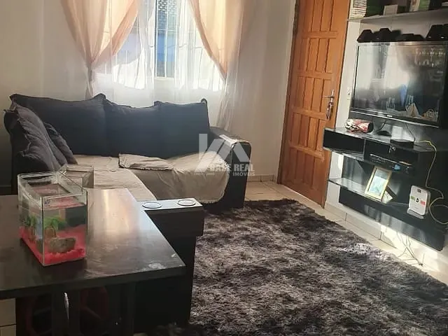 Casa com 70m² 2 quartos e 1 banheiro, à venda, no bairro Cará-cará em Ponta Grossa