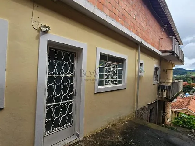 Casa 2 quartos e 1 banheiro, para alugar, no bairro Centro em Piracaia