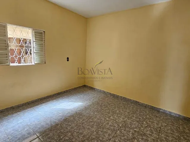 Casa 2 quartos e 1 banheiro, para alugar, no bairro Centro em Piracaia