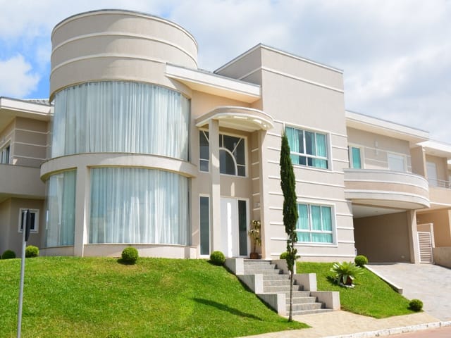 Casa com 400m² 3 quartos e 5 banheiros, à venda, no bairro Jardim Carvalho em Ponta Grossa