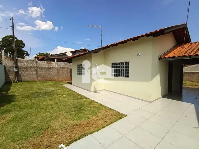 Casa 2 quartos e 1 banheiro, para alugar, no bairro Jardim Capricornio em Rolândia