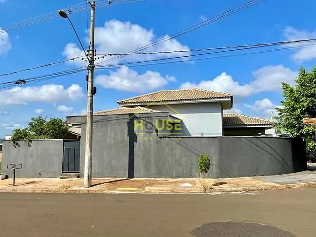 Casa com 212m² 3 quartos e 1 banheiro, à venda, no bairro Parque Cidade Jardim em Votuporanga