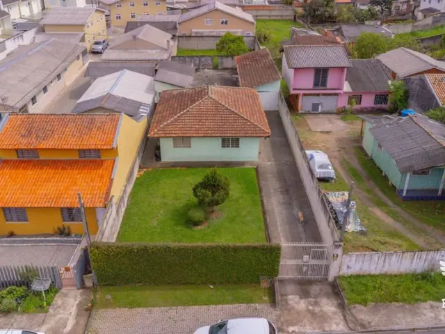 Casa com 708m² 3 quartos e 1 banheiro, à venda, no bairro Uberaba em Curitiba