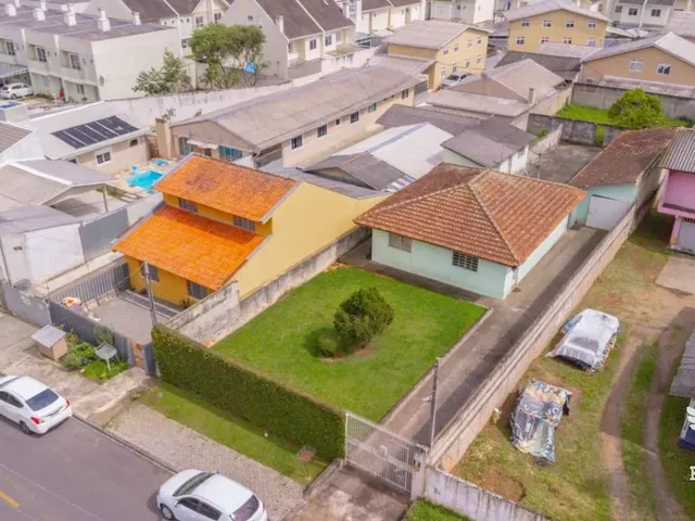 Casa com 708m² 3 quartos e 1 banheiro, à venda, no bairro Uberaba em Curitiba