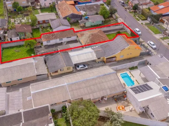 Casa com 708m² 3 quartos e 1 banheiro, à venda, no bairro Uberaba em Curitiba