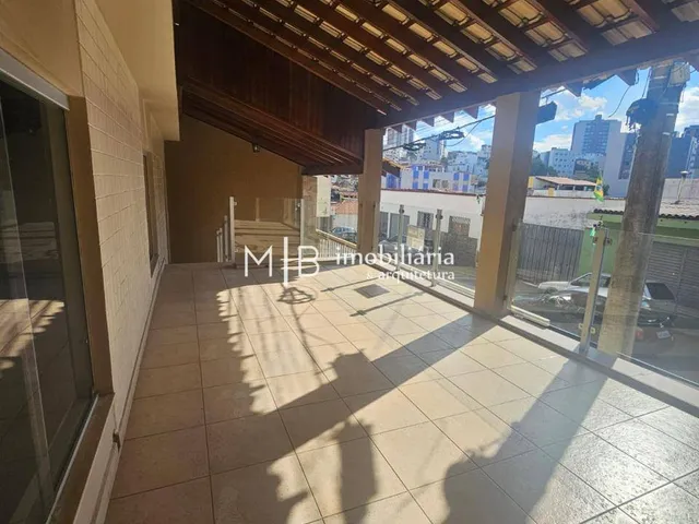 Casa 4 quartos e 3 banheiros, para alugar, no bairro Retiro em Lavras