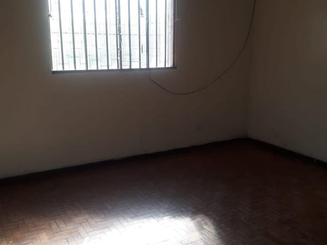 Casa com 490m² 3 quartos e 1 banheiro, à venda, no bairro Centro em Cambé