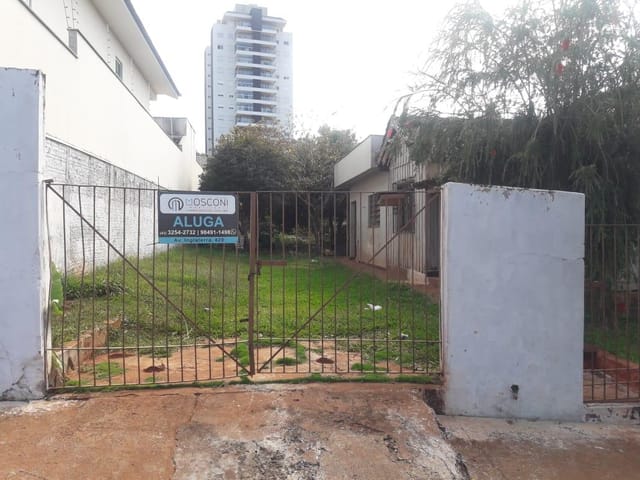 Casa com 490m² 3 quartos e 1 banheiro, à venda, no bairro Centro em Cambé