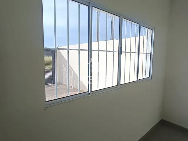 Casa 3 quartos e 2 banheiros, à venda, no bairro Residencial Antares em Taubaté