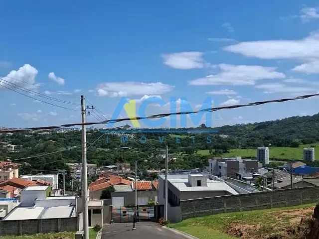 Casa com 250m² 4 quartos e 5 banheiros, à venda ou para alugar, no bairro Nova Jaguariúna em Jaguariúna