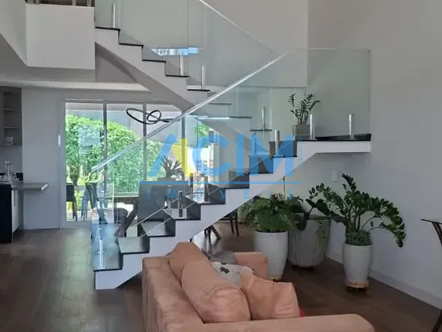 Casa com 250m² 4 quartos e 5 banheiros, à venda ou para alugar, no bairro Nova Jaguariúna em Jaguariúna