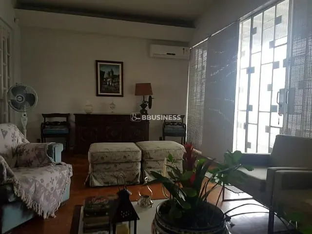 Casa 4 quartos e 2 banheiros, à venda, no bairro Centro/ Pelinca em Campos dos Goytacazes