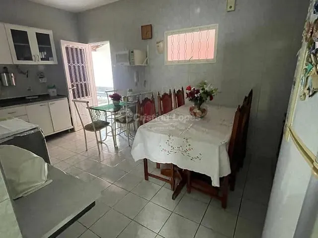 Casa com 313m² 5 quartos e 2 banheiros, à venda, no bairro Acarape em Teresina