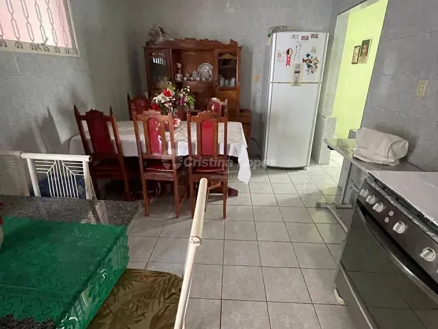 Casa com 313m² 5 quartos e 2 banheiros, à venda, no bairro Acarape em Teresina